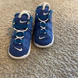 Toddler boy like new sneakers